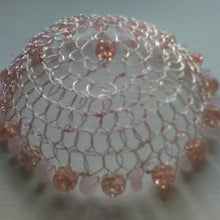 Load image into Gallery viewer, Peach and pink beaded rose gold wire kippah

