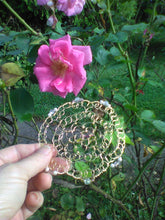 Load image into Gallery viewer, Gold and Pink Kippah with pink rose in background
